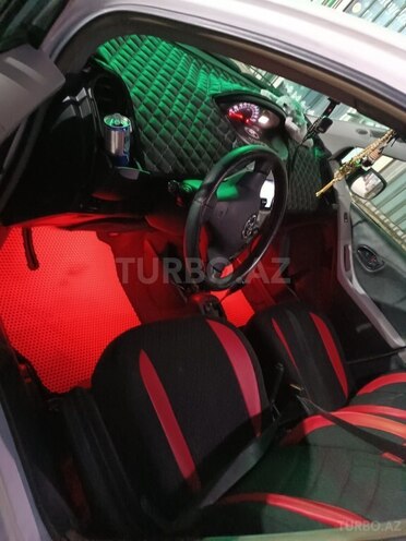 Toyota Yaris 2007, 250,000 km - 1.3 l - Bakı