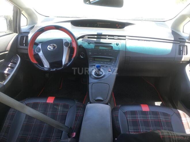 Toyota Prius 2011, 285,000 km - 1.8 l - Bakı