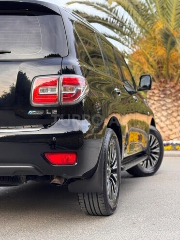 Nissan Patrol 2013, 160,000 km - 5.6 л - Bakı