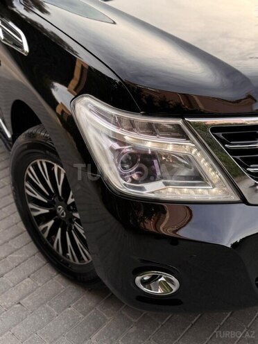 Nissan Patrol 2013, 160,000 km - 5.6 л - Bakı
