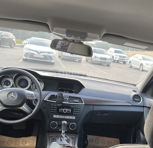 Mercedes C 250 2011, 283,000 km - 1.8 l - Bakı