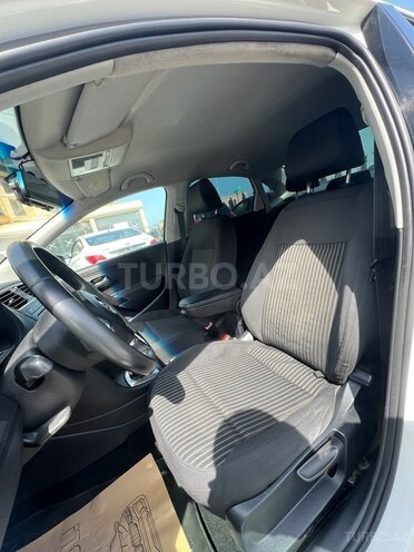 Volkswagen Polo 2013, 178,000 km - 1.6 l - Bakı