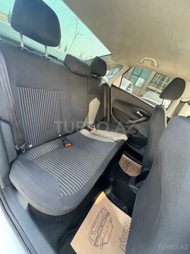 Volkswagen Polo 2013, 178,000 km - 1.6 l - Bakı