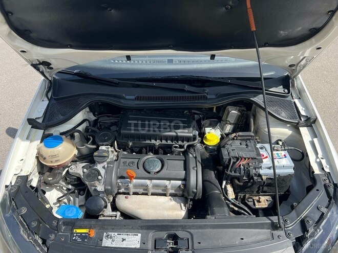 Volkswagen Polo 2013, 178,000 km - 1.6 l - Bakı