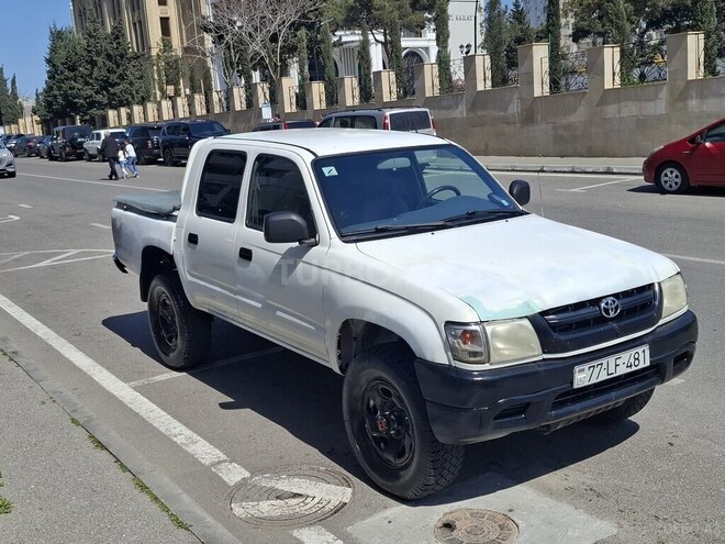 Toyota Hilux 2002, 350,000 km - 2.8 l - Bakı