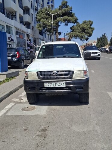 Toyota Hilux 2002, 350,000 km - 2.8 l - Bakı