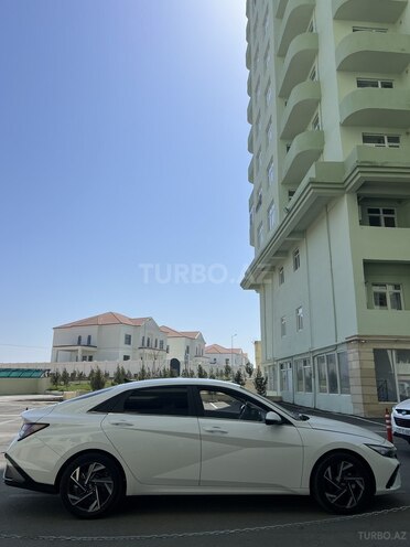 Hyundai Elantra 2024, 12,800 km - 1.5 л - Bakı