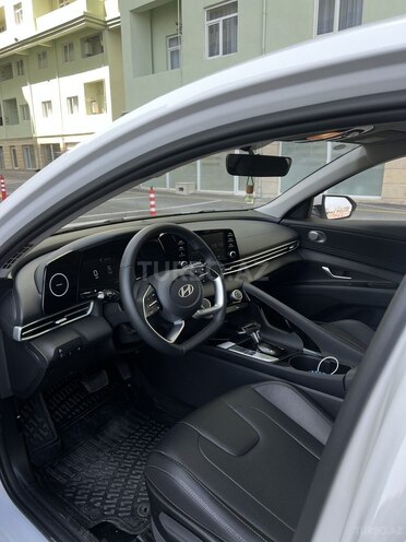 Hyundai Elantra 2024, 12,800 km - 1.5 л - Bakı