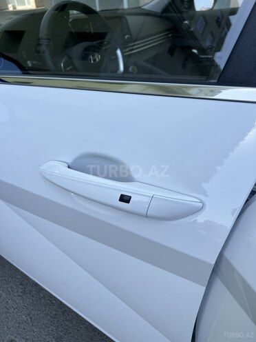 Hyundai Elantra 2024, 12,800 km - 1.5 л - Bakı