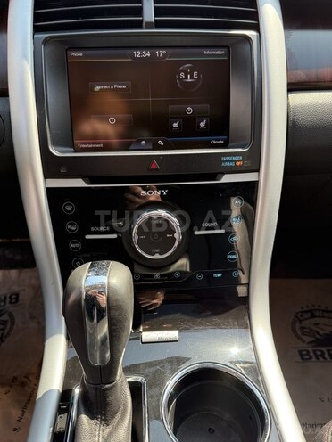 Ford Edge-19