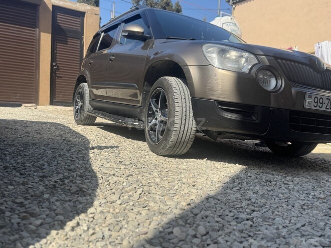 Skoda Yeti 2011, 230,000 km - 1.2 l - Bakı