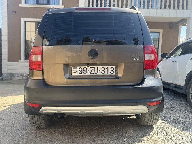 Skoda Yeti 2011, 230,000 km - 1.2 l - Bakı