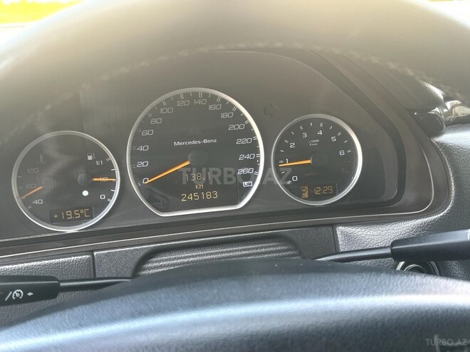 Mercedes E 270 2001, 245,183 km - 2.7 l - Bakı