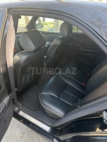 Mercedes E 270 2001, 245,183 km - 2.7 l - Bakı