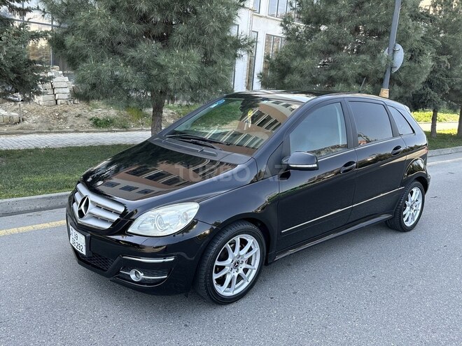 Mercedes B 170 2009, 235,000 km - 1.7 л - Bakı