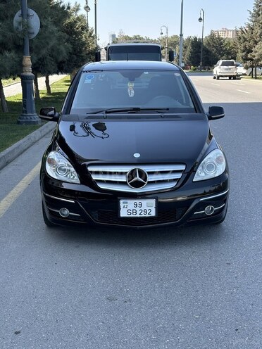 Mercedes B 170 2009, 235,000 km - 1.7 л - Bakı