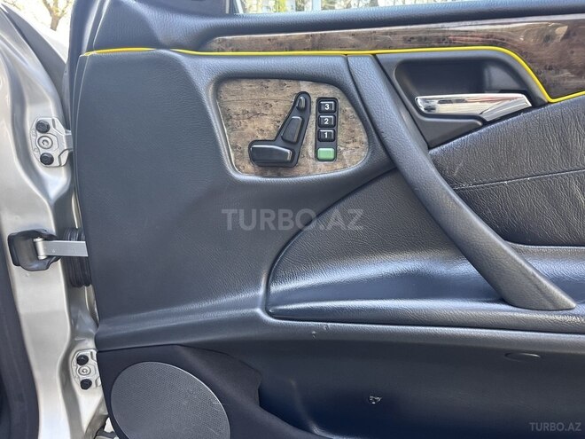 Mercedes E 320 2001, 275,000 km - 3.2 l - Zaqatala