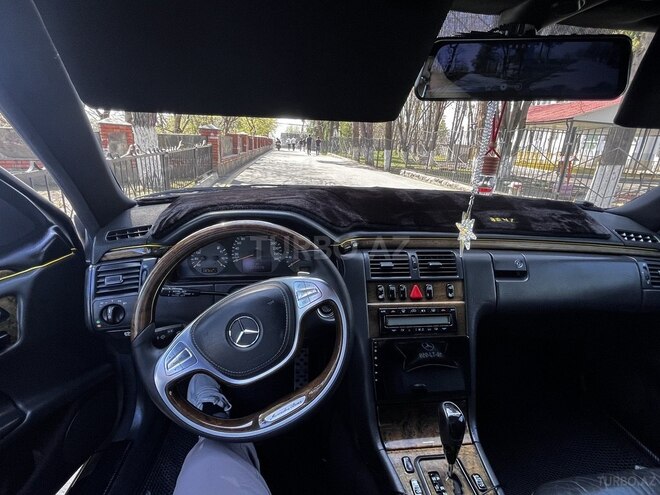 Mercedes E 320 2001, 275,000 km - 3.2 l - Zaqatala