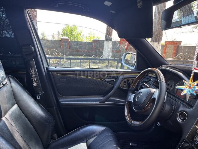 Mercedes E 320 2001, 275,000 km - 3.2 l - Zaqatala
