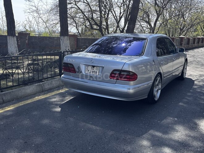 Mercedes E 320 2001, 275,000 km - 3.2 l - Zaqatala