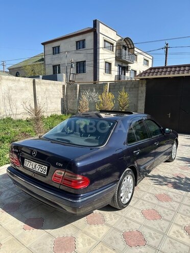 Mercedes E 220 d 2000, 265,000 km - 2.2 l - Bakı