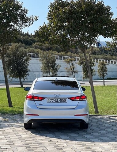 Hyundai Elantra 2017, 123,500 km - 2.0 л - Bakı