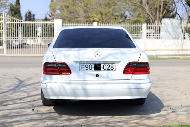 Mercedes E 220 d 2000, 135,000 km - 2.2 l - Biləsuvar