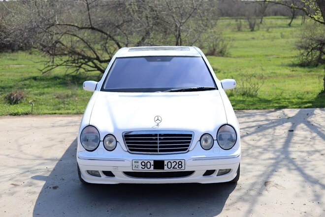 Mercedes E 220 d 2000, 135,000 km - 2.2 l - Biləsuvar
