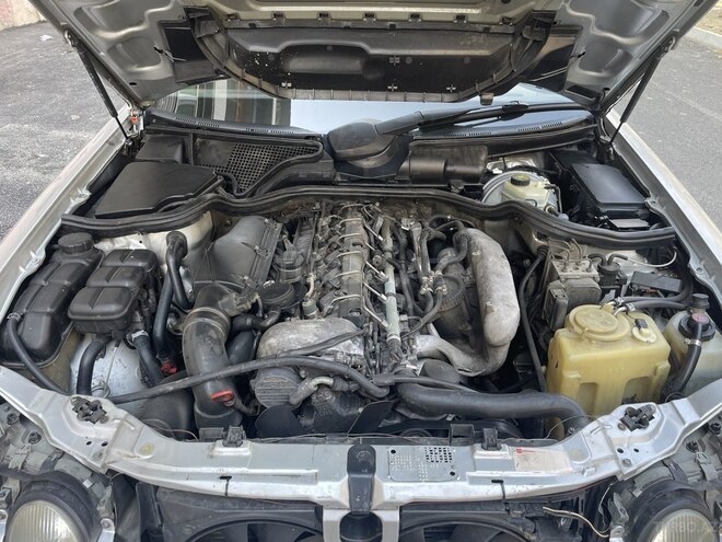 Mercedes E 320 2000, 302,000 km - 3.2 l - Mingəçevir