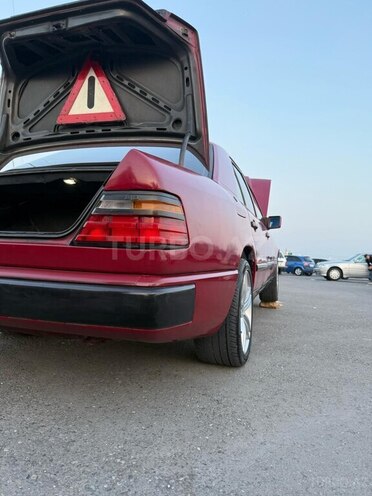 Mercedes E 230 1986, 500,000 km - 2.0 l - Bakı