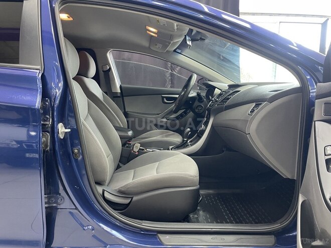 Hyundai Elantra 2015, 220,000 km - 1.8 л - Sumqayıt