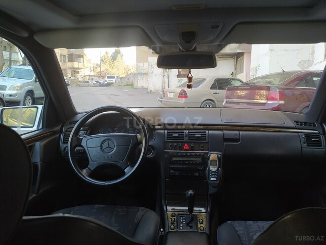 Mercedes E 280 1998, 413,855 km - 2.8 l - Bakı