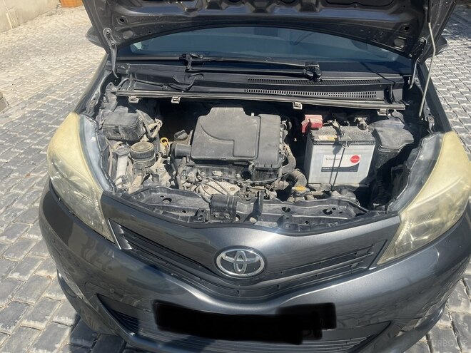 Toyota Vitz 2011, 137,563 km - 1.0 l - Bakı