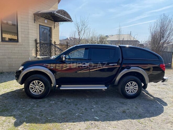 Mitsubishi L200-4