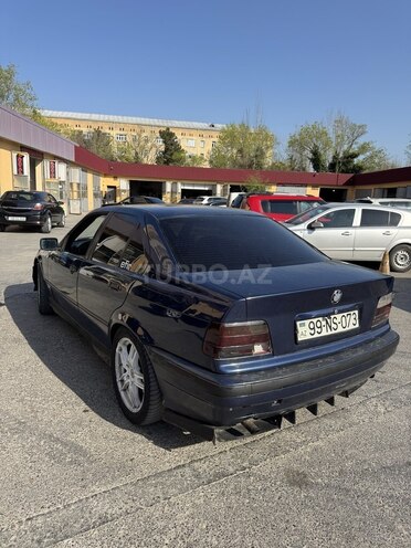 BMW 318 1991, 280,000 km - 1.8 l - Sumqayıt
