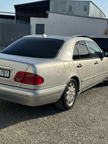 Mercedes E 280 1997, 392,143 km - 2.8 l - Bakı