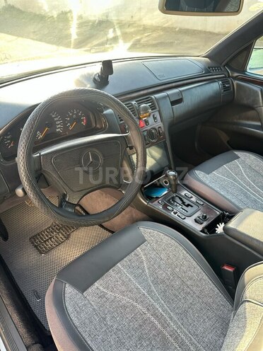 Mercedes E 280 1997, 392,143 km - 2.8 l - Bakı