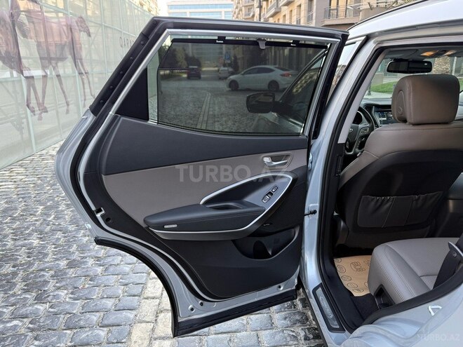 Hyundai Santa Fe-17