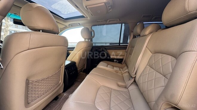 Toyota Land Cruiser-11