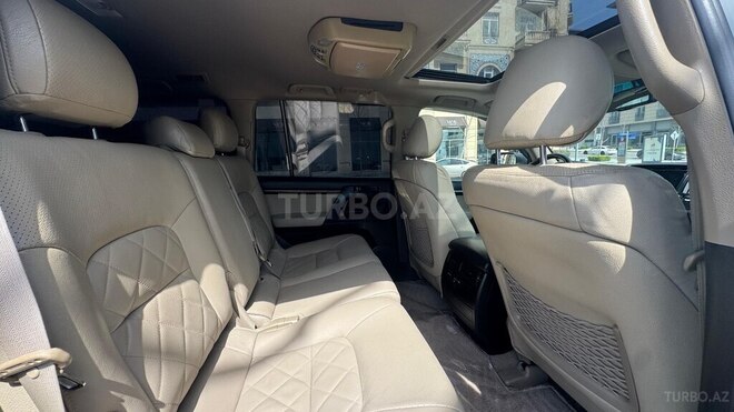 Toyota Land Cruiser-10