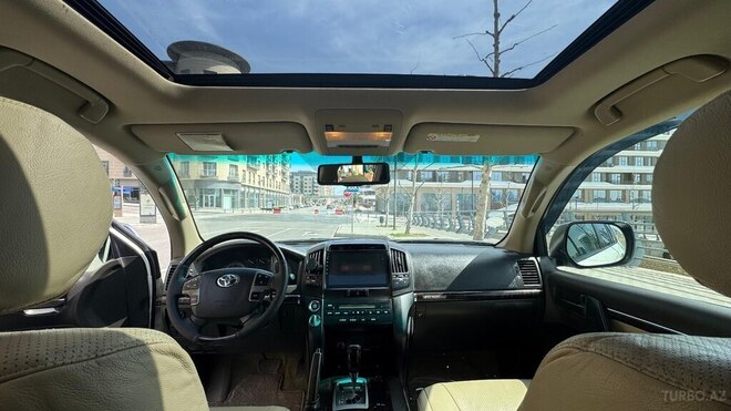 Toyota Land Cruiser-14