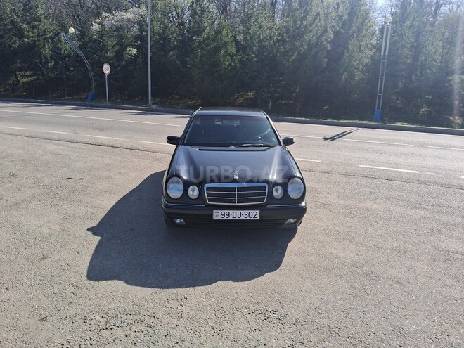 Mercedes E 240 1998, 367,876 km - 2.4 l - Qusar