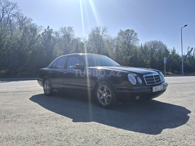 Mercedes E 240 1998, 367,876 km - 2.4 l - Qusar