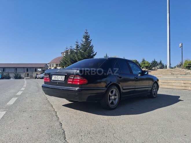 Mercedes E 240 1998, 367,876 km - 2.4 l - Qusar