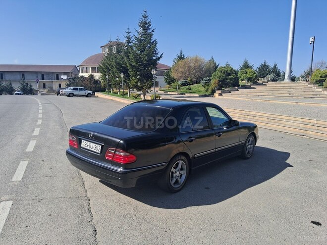 Mercedes E 240 1998, 367,876 km - 2.4 l - Qusar