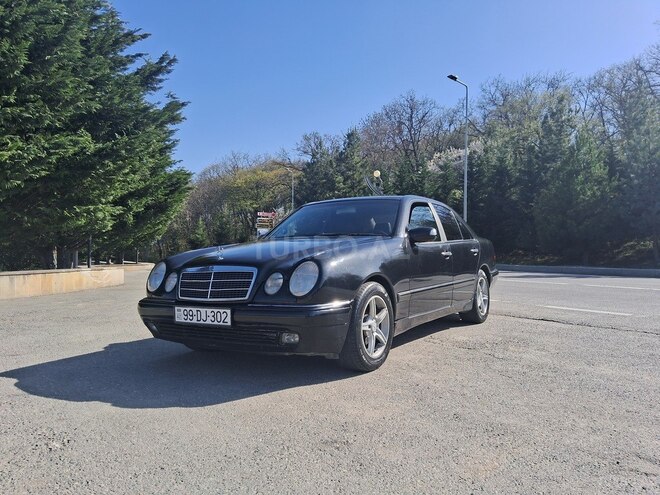 Mercedes E 240 1998, 367,876 km - 2.4 l - Qusar