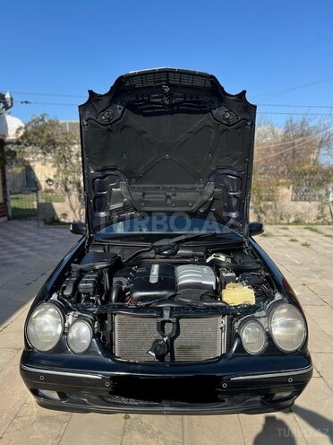 Mercedes E 270 2001, 468,000 km - 2.7 л - Xırdalan