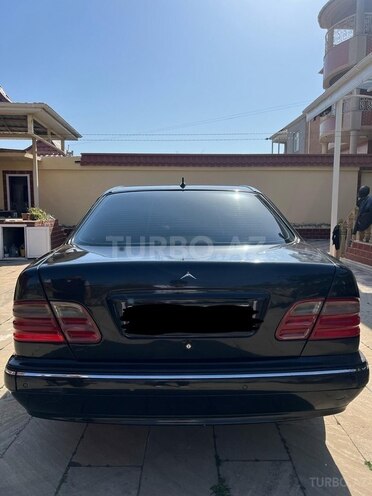 Mercedes E 270 2001, 468,000 km - 2.7 л - Xırdalan