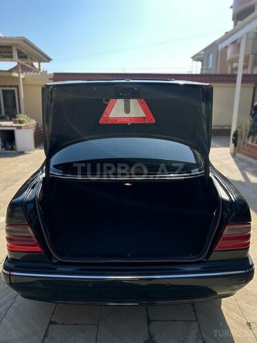 Mercedes E 270 2001, 468,000 km - 2.7 л - Xırdalan