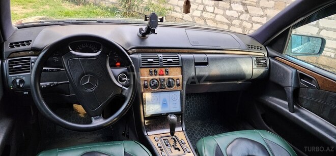 Mercedes E 240 1998, 335,200 km - 2.4 l - Tovuz